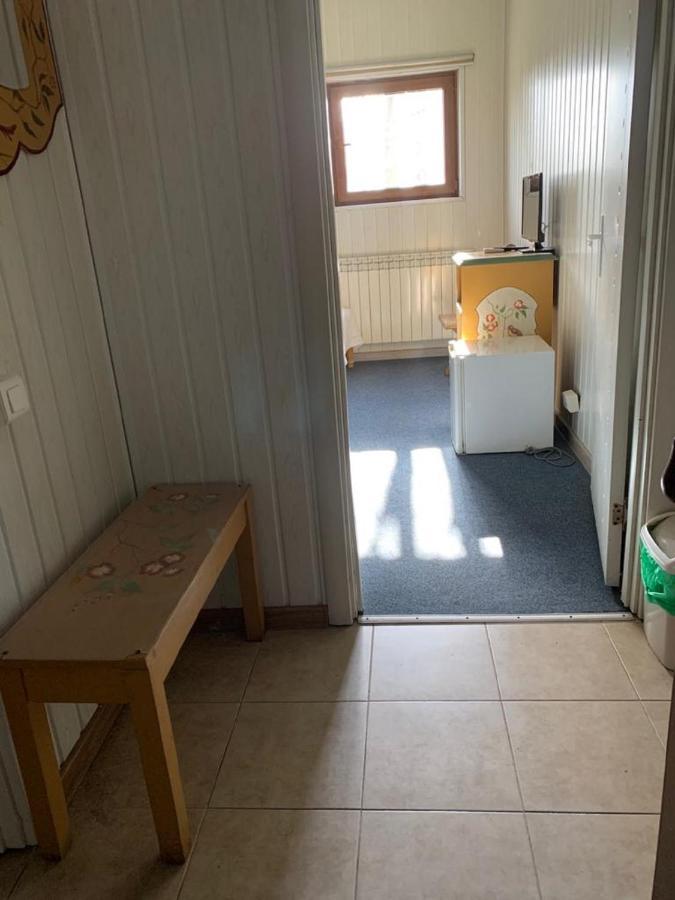 Hotel Casa Romaneasca 奥托佩尼 外观 照片
