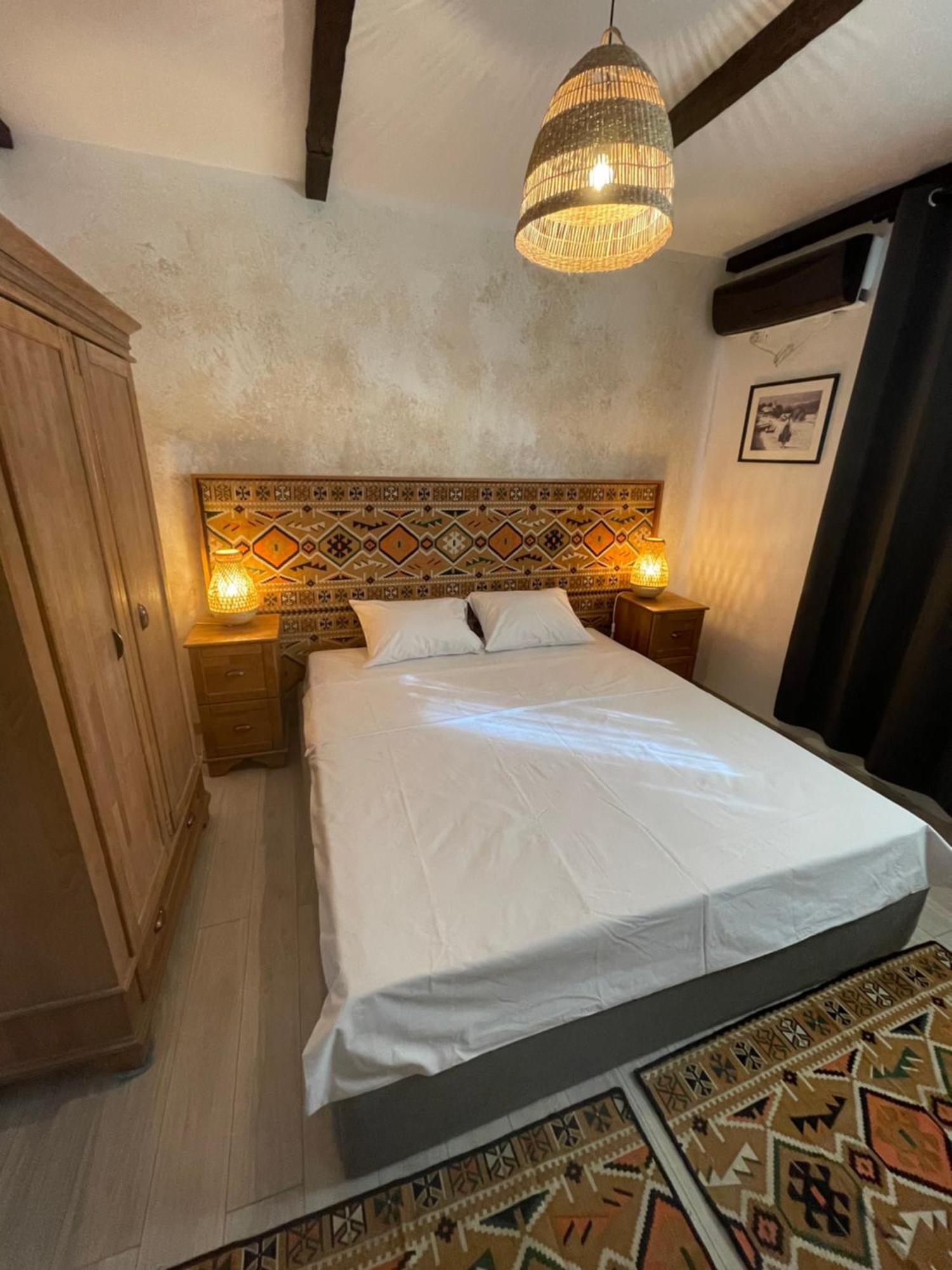 Hotel Casa Romaneasca 奥托佩尼 外观 照片