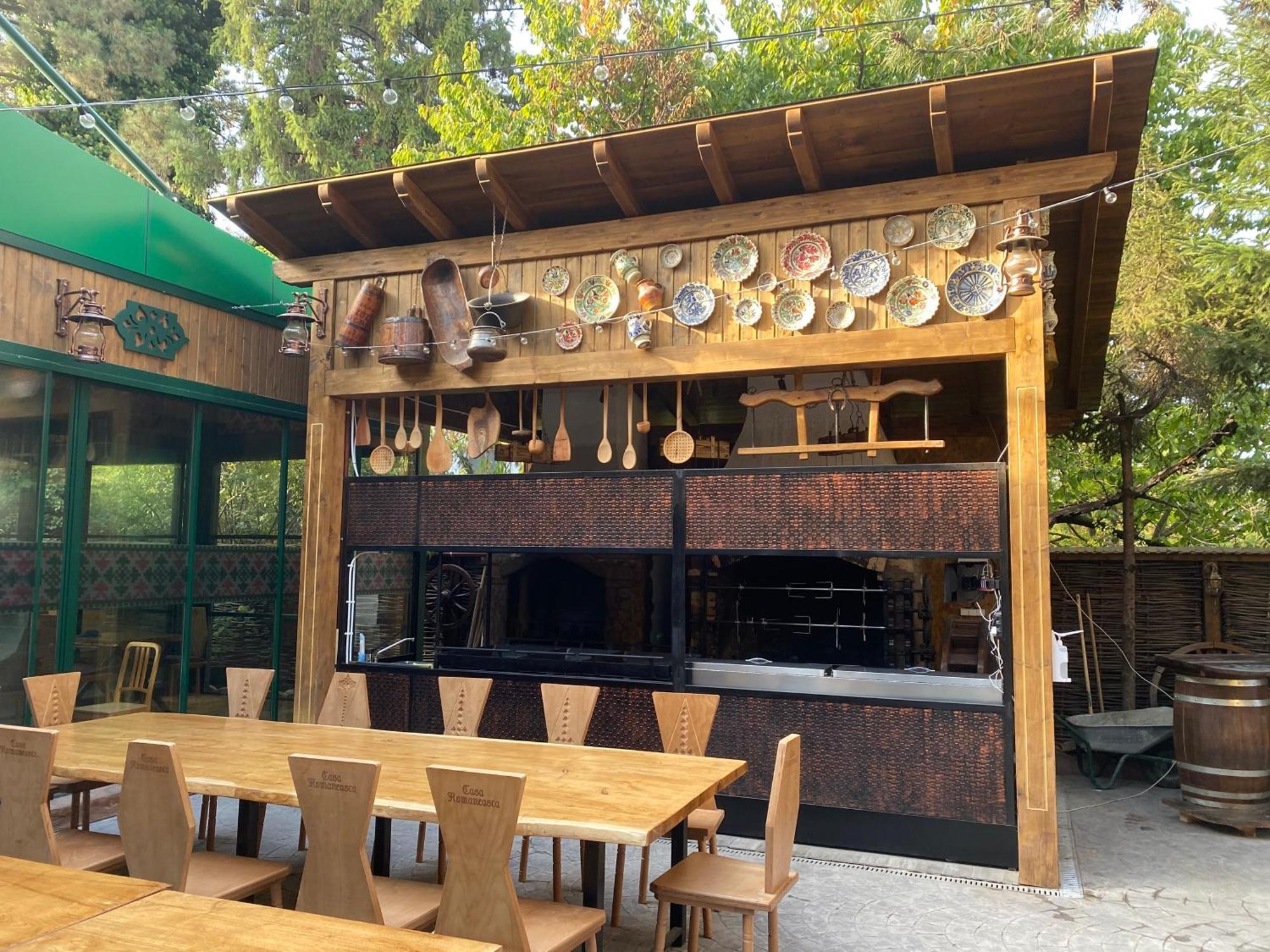 Hotel Casa Romaneasca 奥托佩尼 外观 照片